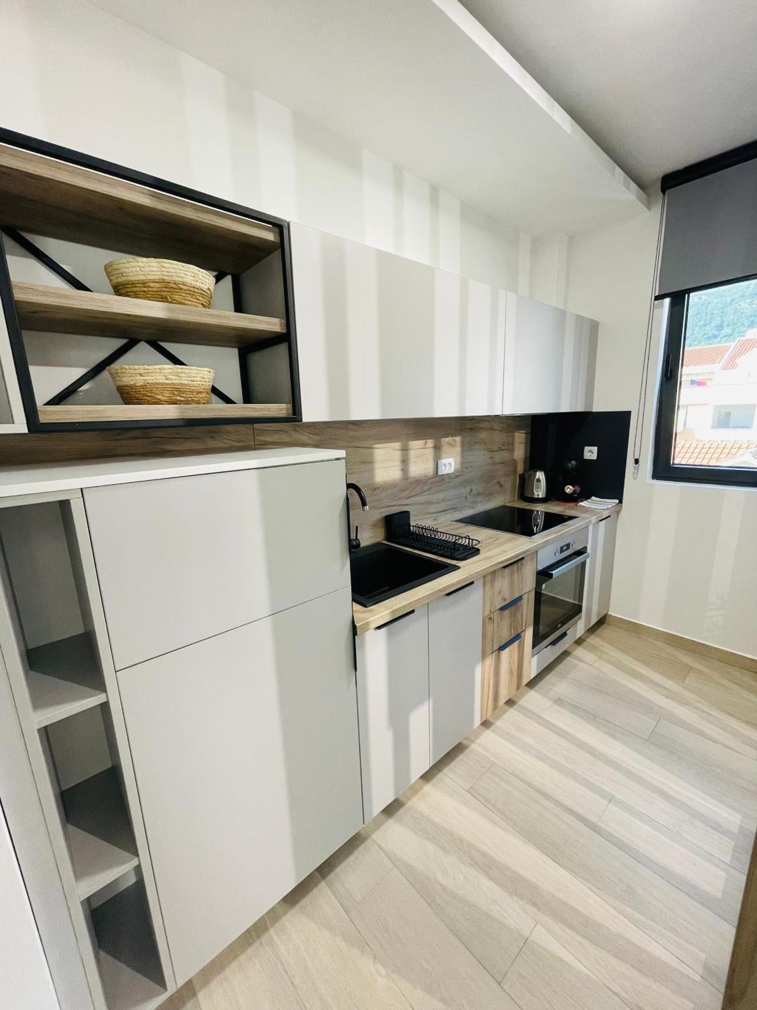 Dora Family Apartments Будва Екстер'єр фото