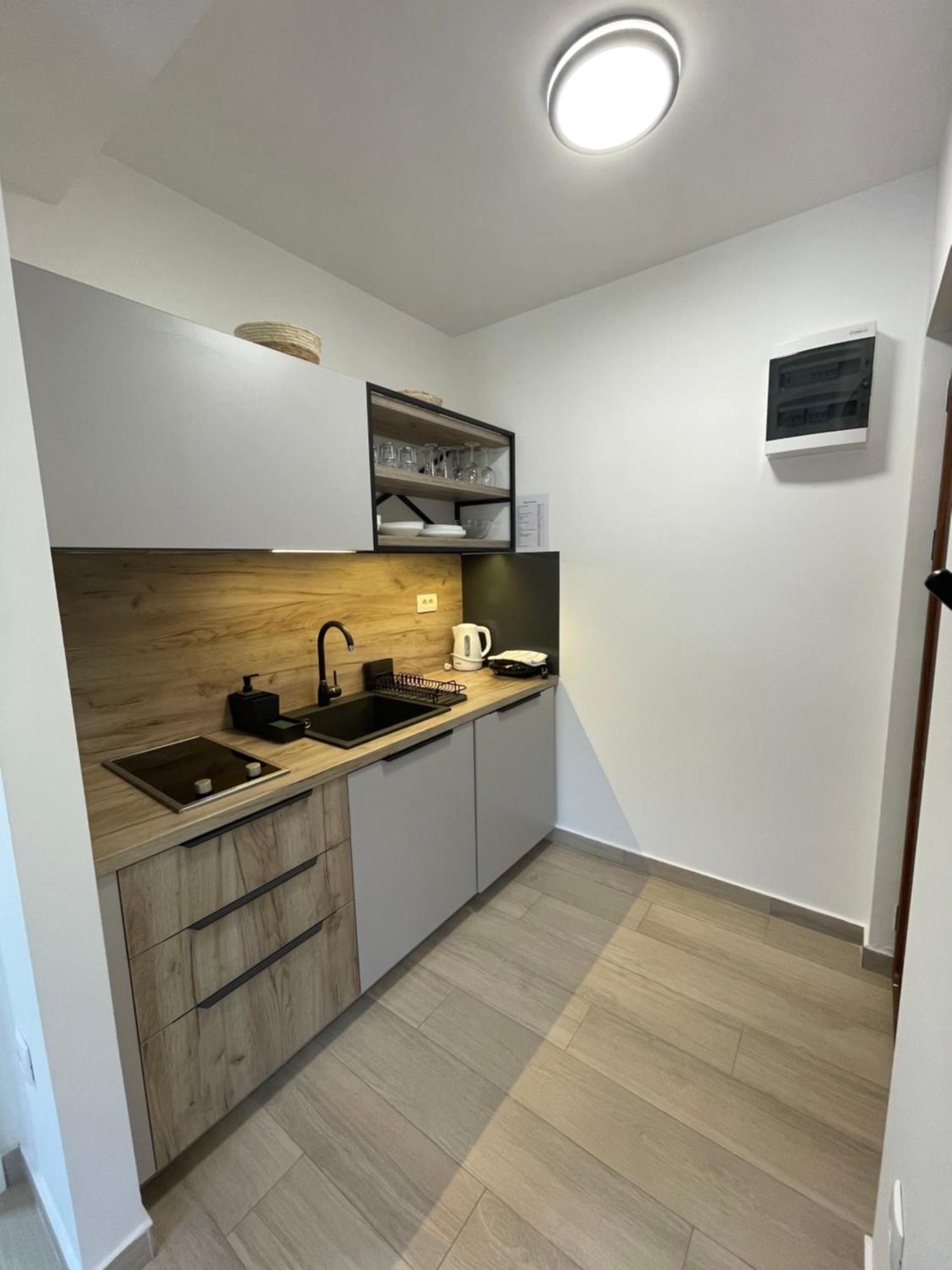Dora Family Apartments Будва Екстер'єр фото